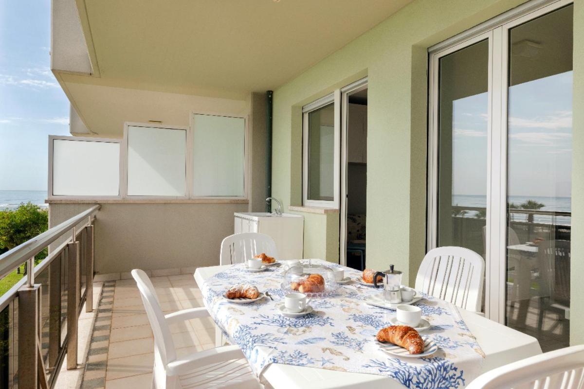 Residence Brezza Di Mare San Benedetto del Tronto Exterior photo
