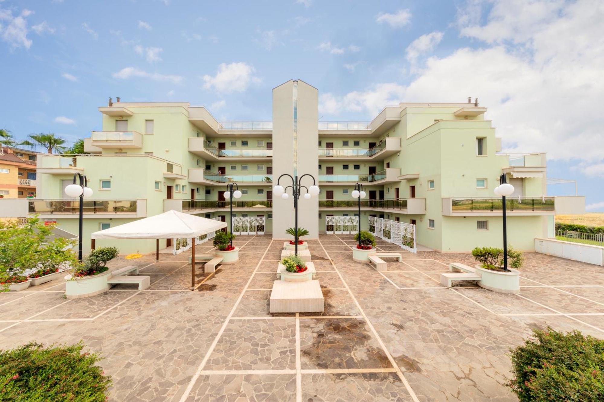 Residence Brezza Di Mare San Benedetto del Tronto Exterior photo